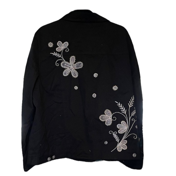 Women’s Plus Size Embroidered Jacket - Picture 3 of 3